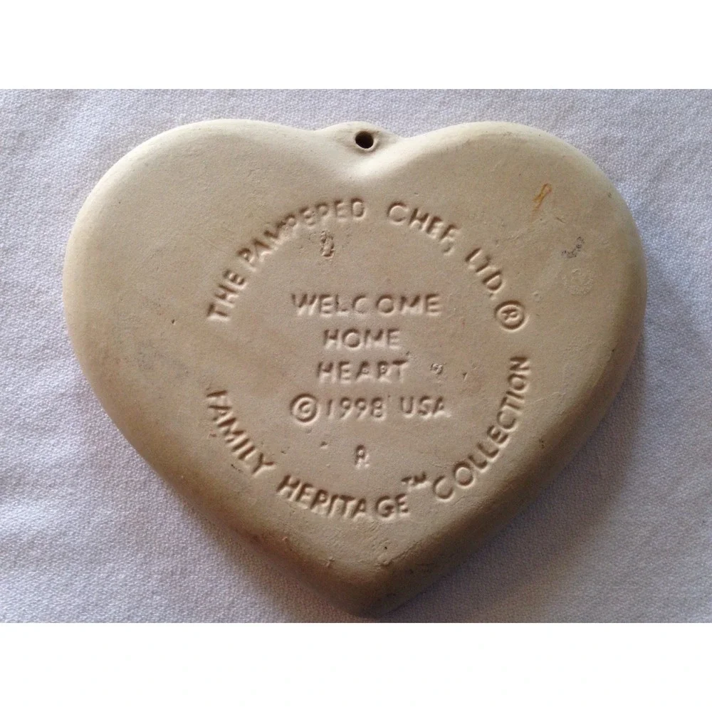 Pampered Chef Stoneware Cookie Mold Welcome Home‎ Heart 1998 USA Apple Pie Wall